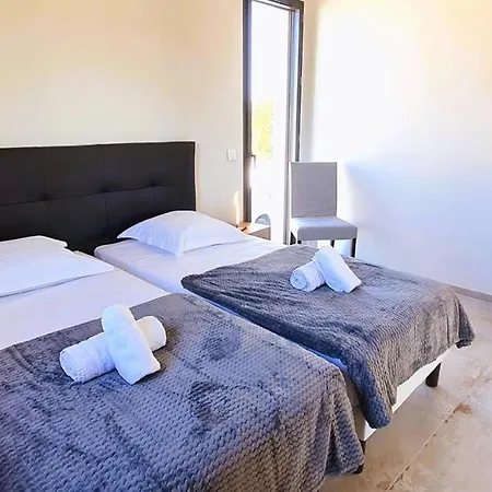 Florida, 8 Pers, Vue Montagne, 350 M A Pieds *