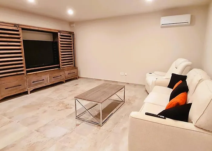 Florida, 8 Pers, Vue Montagne, 350 M A Pieds וילה